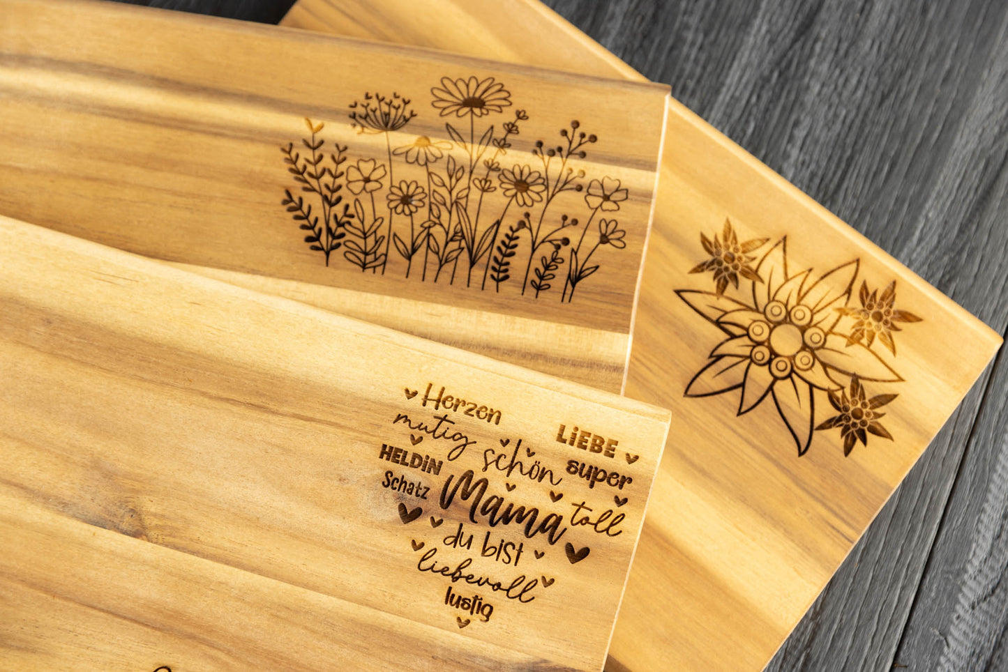 Brotzeitbrettl Akazie Mama / Oma 👵 👱‍♀️  -verschiedene Motivauswahl-